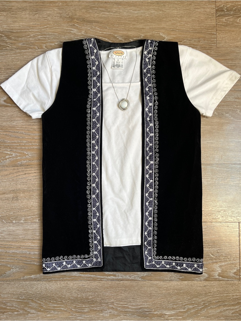 Vintage 90s Black Velvet Embroidered Vest ✨